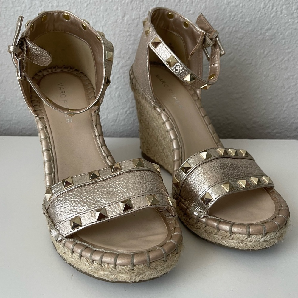 Marc Fisher Gold Leather Wedge Platforms Size 6